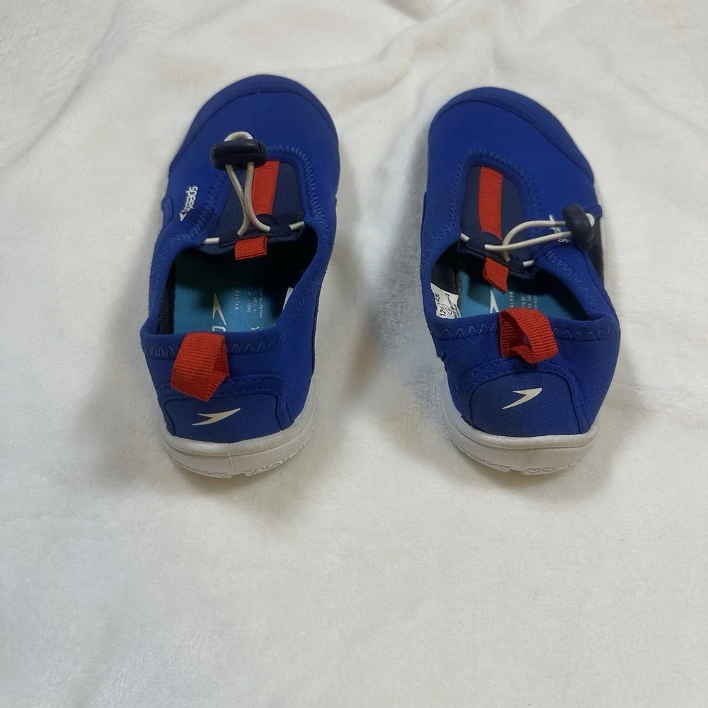 Speedo Junior Surfwalker Pro Water Shoes. Kid's L (2-3). Blue and Red.
